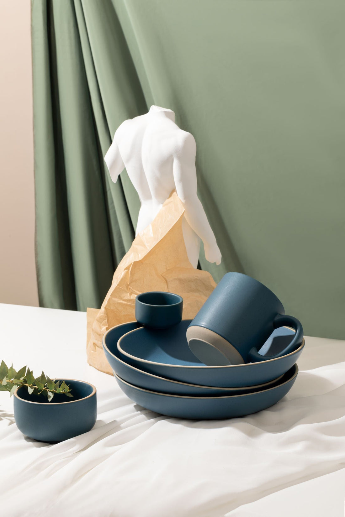 The Shallow Serving Bowl - Lineage Ceramics